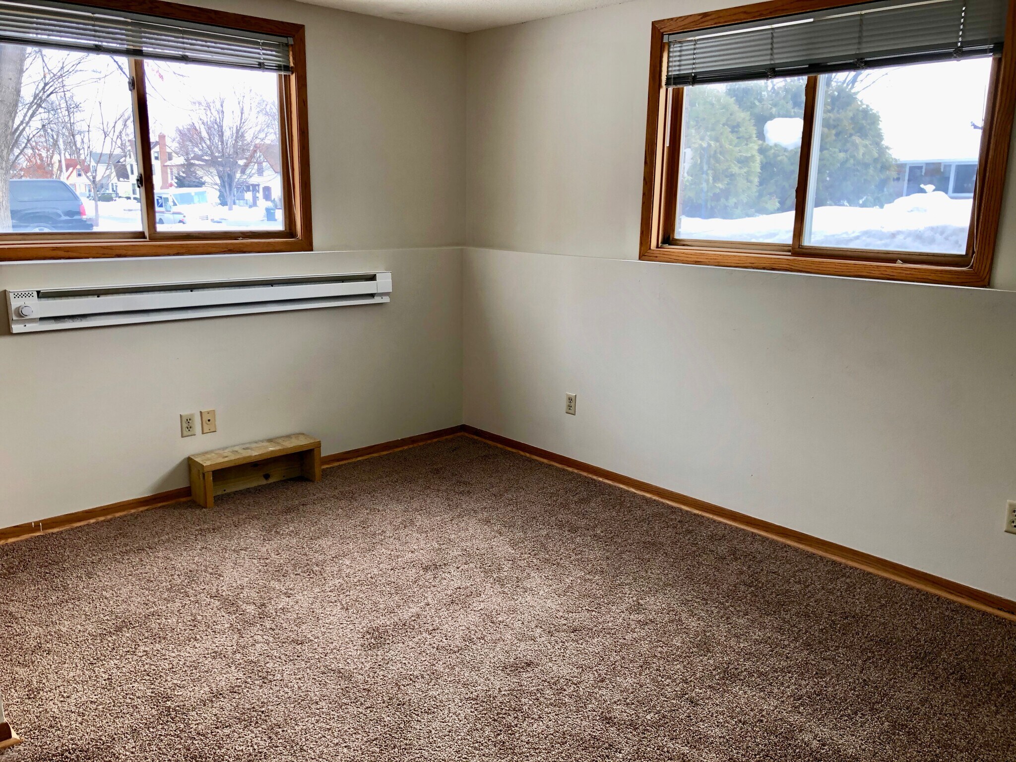 Building Photo - 902 W Lincoln Ave #2