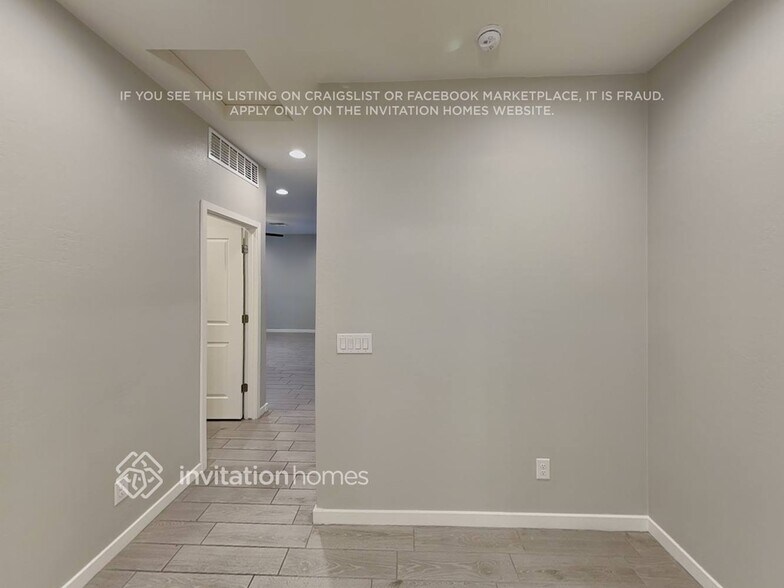 Building Photo - 4625 Greenleaf Dr