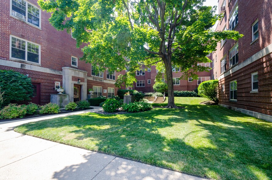 Building Photo - The Hampton Parkway Apartments