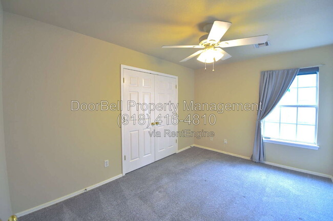 Building Photo - 11621 S Mulberry Ln