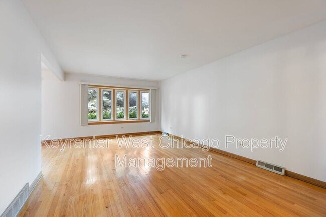 Building Photo - 4201 Prairie Ave