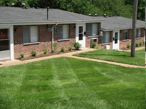 Building Photo - Ballwin Manor