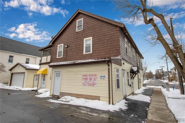 Building Photo - 314 Abbott Rd