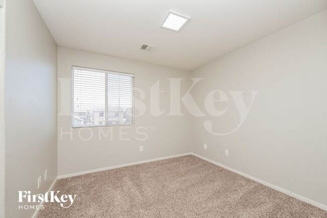 Building Photo - 1708 Mizzenmast Ave