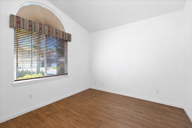 Building Photo - Single Level Rancho San Pasqual Home