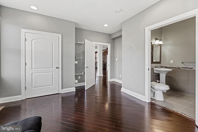Building Photo - 2621 Stenhouse Pl
