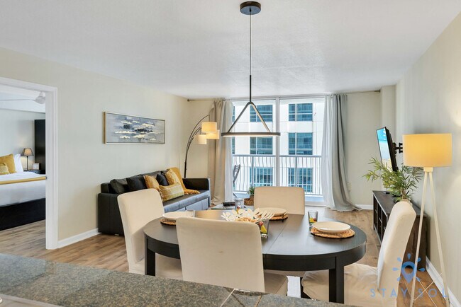 Building Photo - 1200 Brickell Bay Dr