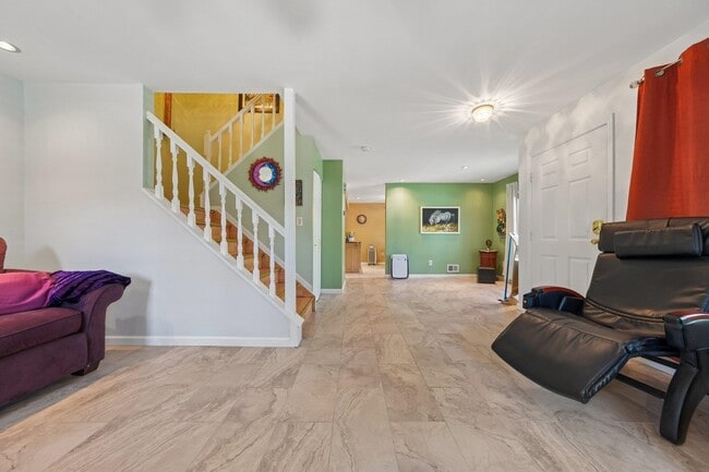 Building Photo - 212 Westchester Ct