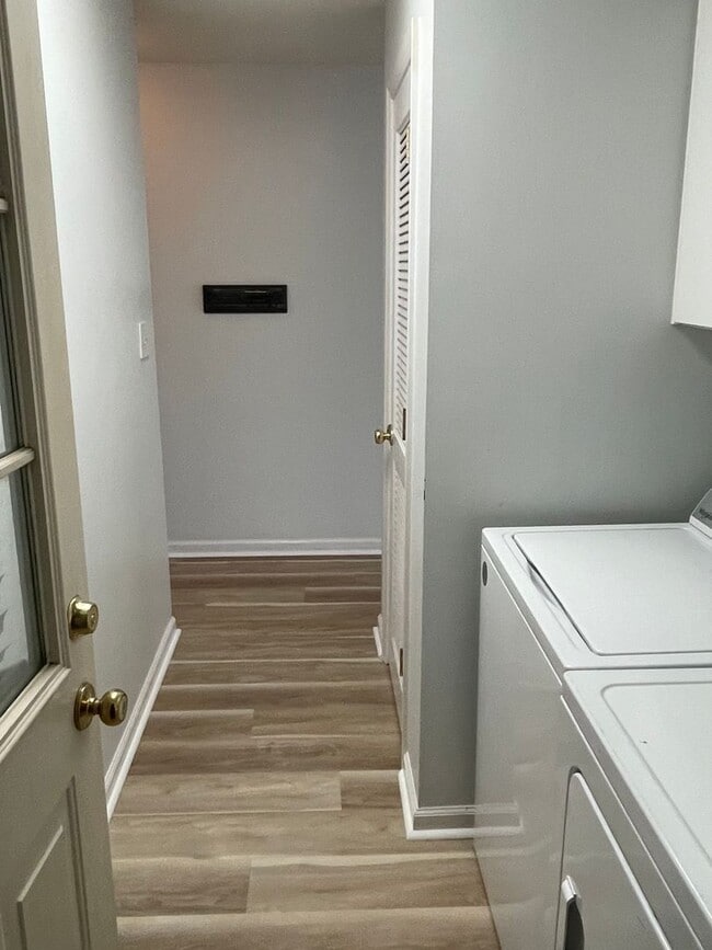 Building Photo - 2 Bedroom 2 Bath  with Flex Room, located in Saltaire Village