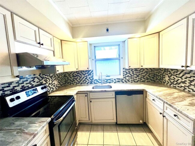 Building Photo - 22 Canal Dr