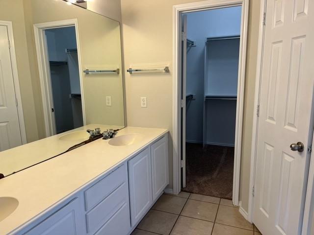 Building Photo - 3818 English Oak Dr