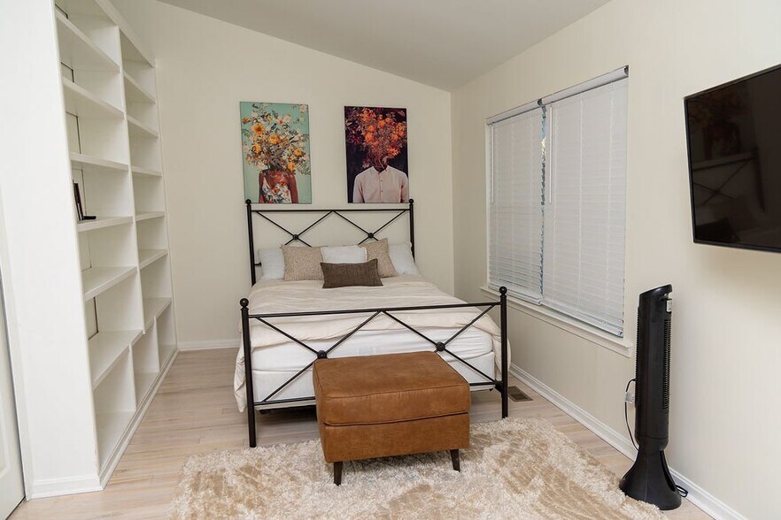 Building Photo - 16015 Elegant Ct