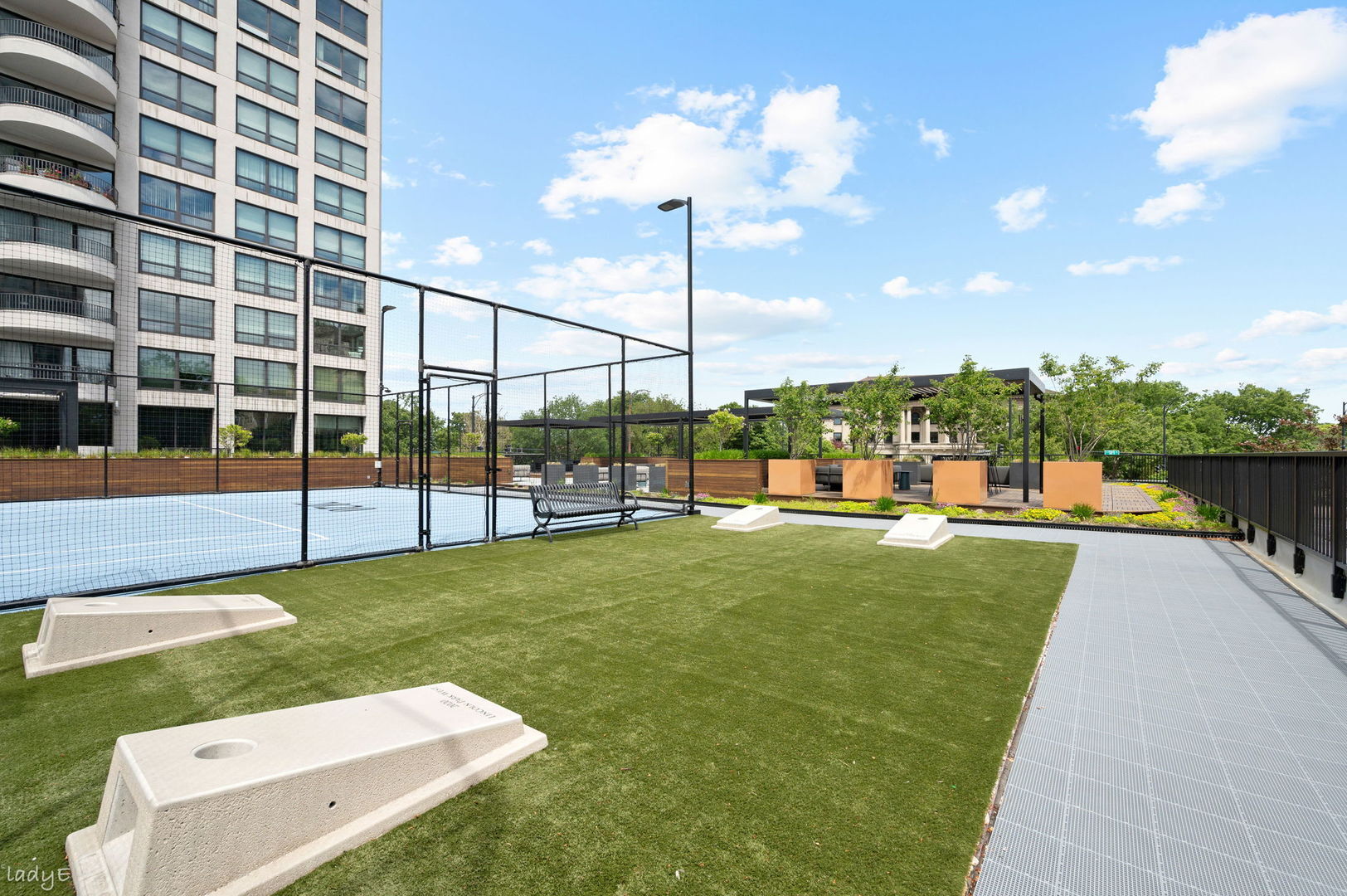 Building Photo - 2020 N Lincoln Park W