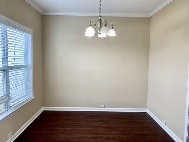 Building Photo - 4610 Blue Iris Way