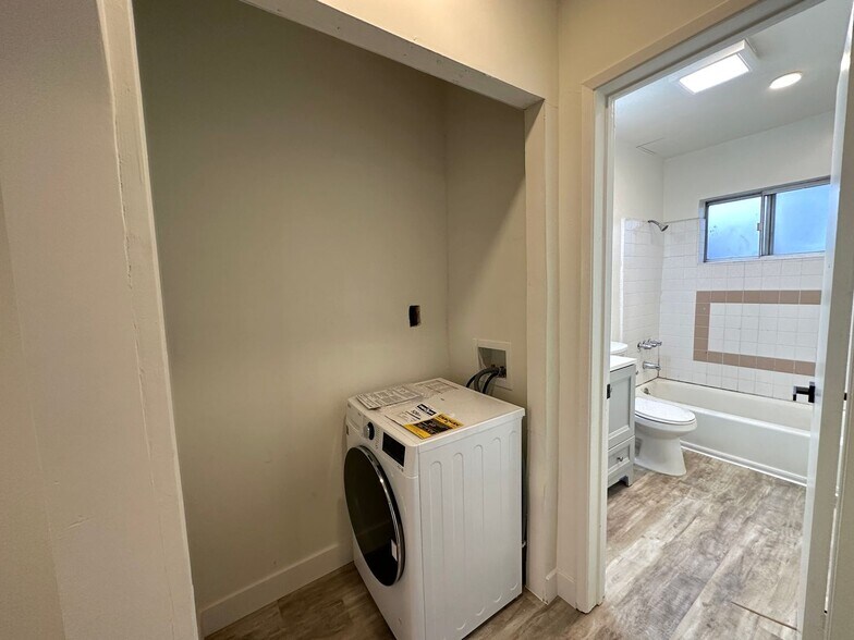 Building Photo - 3419 Keystone Av