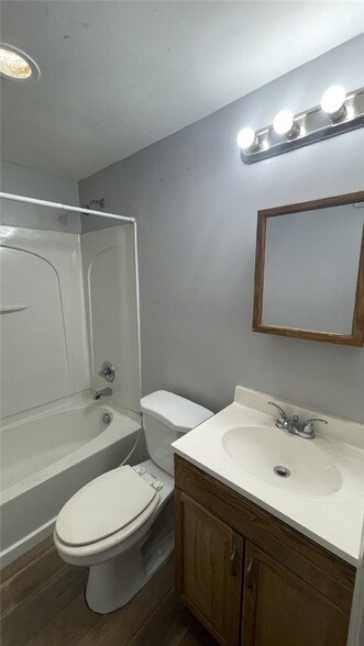 Building Photo - 447 Hays Ave