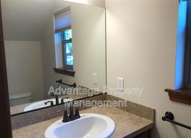 Building Photo - 2092 NW Arthur Pl