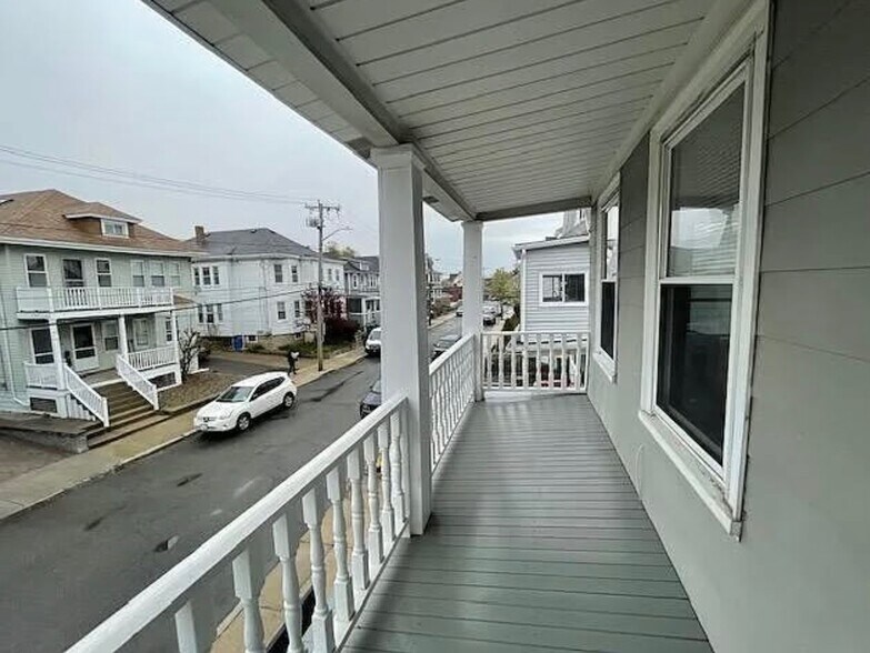 Building Photo - 31 Faywood Ave