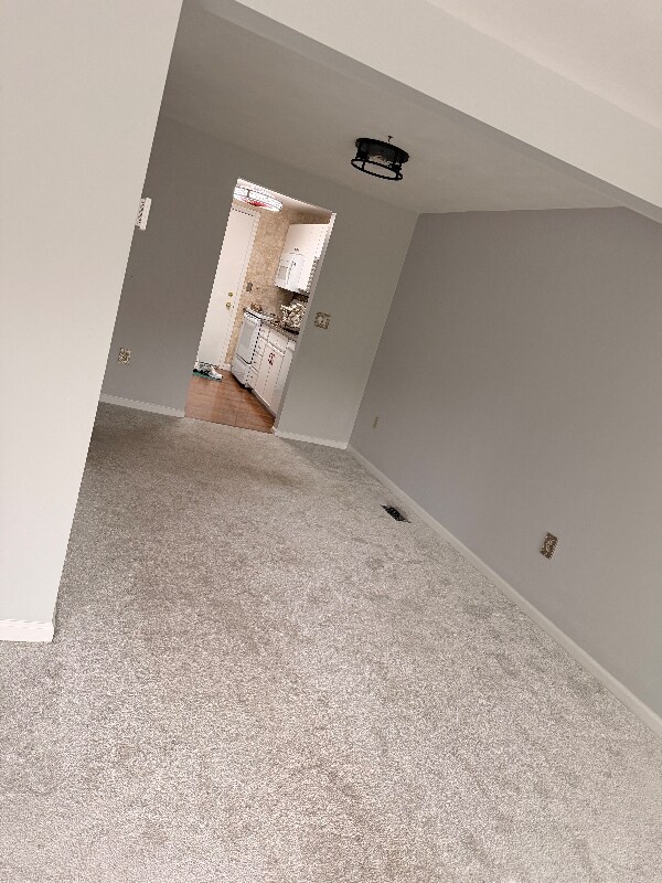 Building Photo - 8230 Beehive Cir