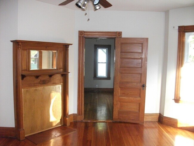 Building Photo - 372 Metropolitan Ave