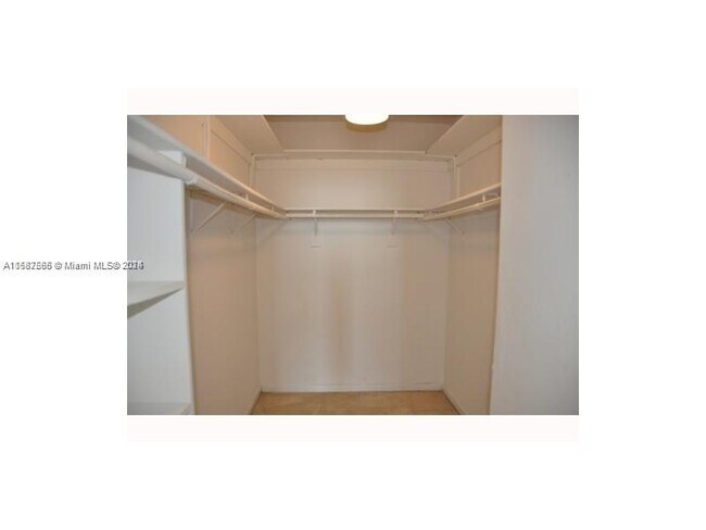 Building Photo - 2350 NE 135th St