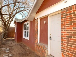 Building Photo - Pre-Leasing - Cozy 1-Bedroom Home Near Texas Tech!