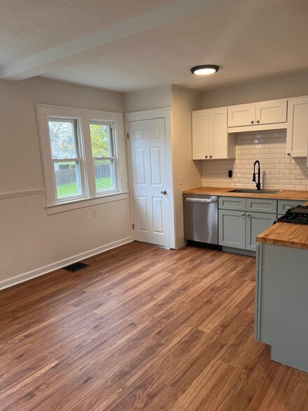 Building Photo - 905 Klem Rd