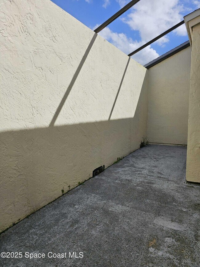 Building Photo - 391 Cypress Point Dr