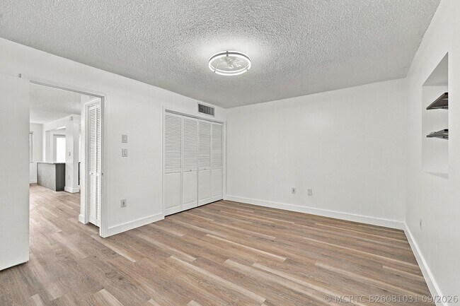 Building Photo - 175 NE 203rd Terrace