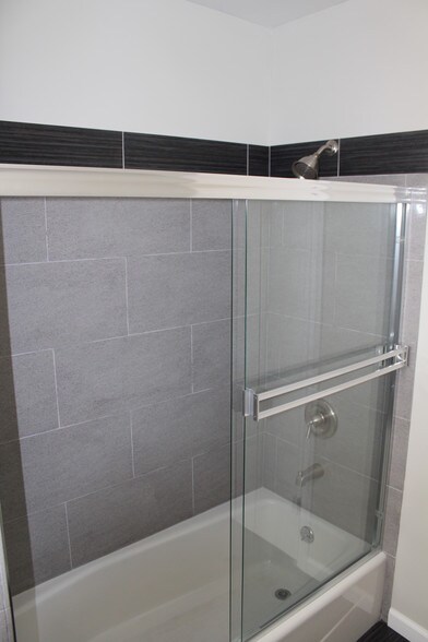 Bath Shower - 6236 La Mirada Ave