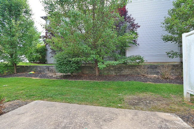 Building Photo - 1345/1347 Amblewood
