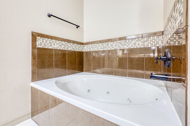 Building Photo - Beautiful 3 bed-2 baths home in 79911