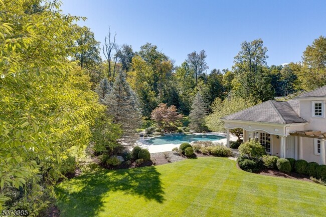 Building Photo - 21 Stoningham Dr