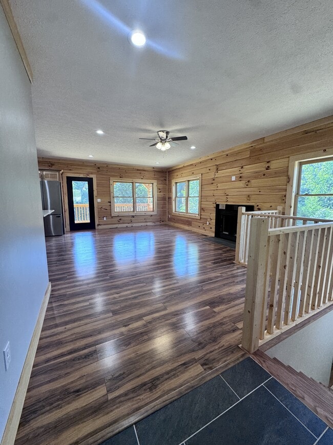 Building Photo - 1339 Hickory Point Dr