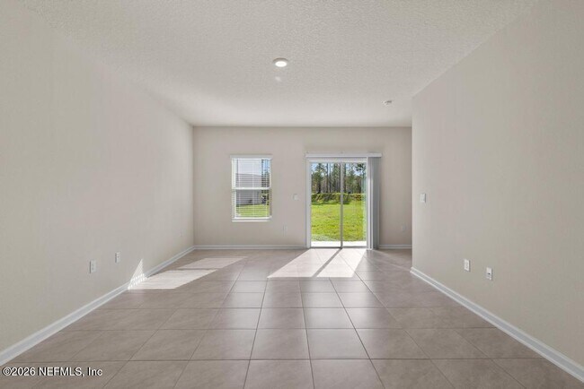 Building Photo - 21 Temple Dr