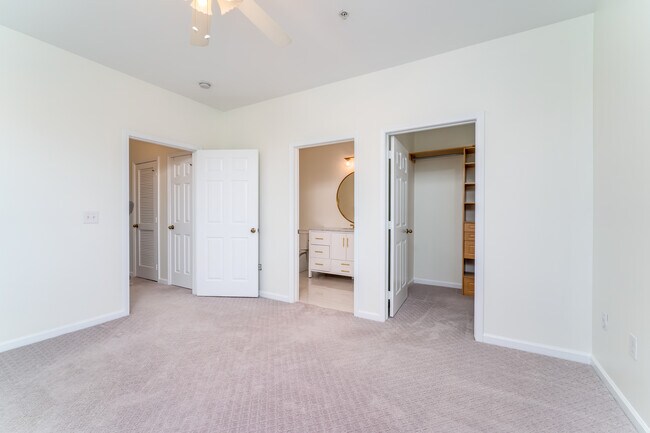 Building Photo - 1225 Blakeway St