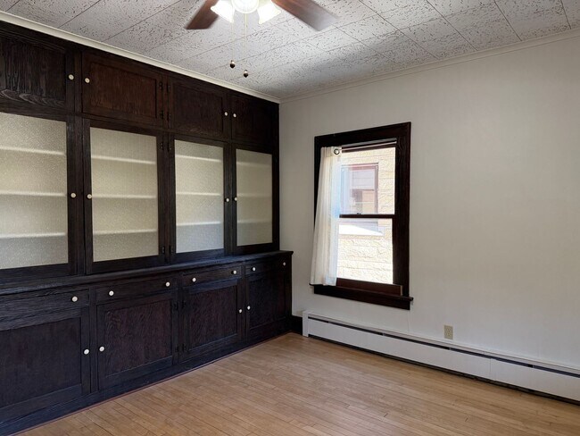 Building Photo - 5- Bedroom House for Rent in Chaseburg