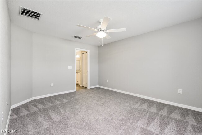 Building Photo - 621 NW 37th Pl