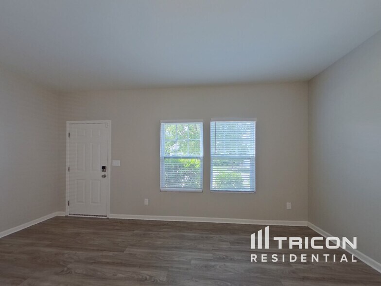 Building Photo - 15619 Lakepoint Forest Dr