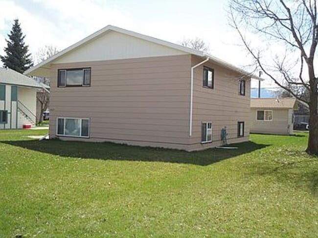 Building Photo - 1409 Stoddard St