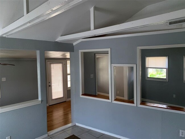 Building Photo - 4018 Claudia Dr