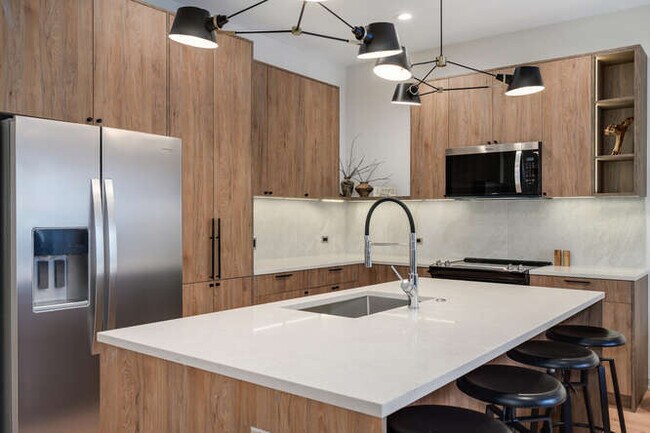 Building Photo - 1257 N Ashland Ave