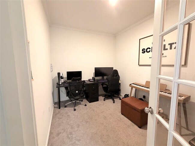 Building Photo - 112 Bennington Dr