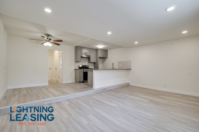Building Photo - 6738-6733 Independence Ave