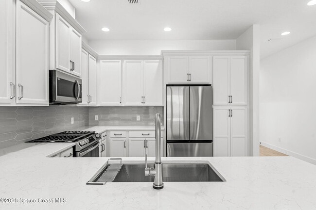 Building Photo - 3168 Avalonia Dr