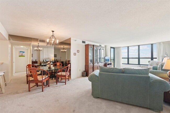 Building Photo - 11 Sunset Dr