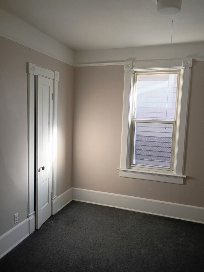 Building Photo - 1710wMineralM