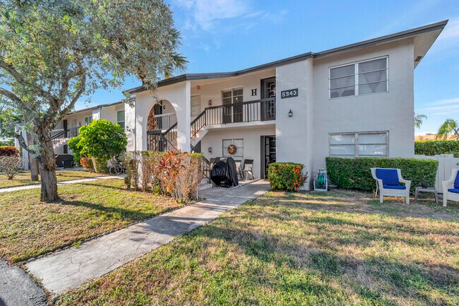 Building Photo - 5943 Areca Palm Ct