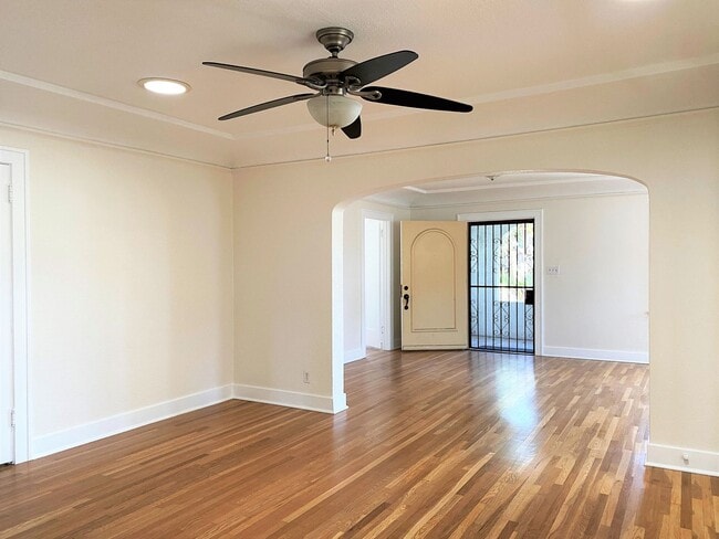 Building Photo - Restored Spanish Style Wilshire Square Home