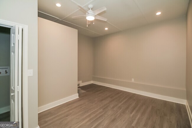 Building Photo - 2450 Judson Ave